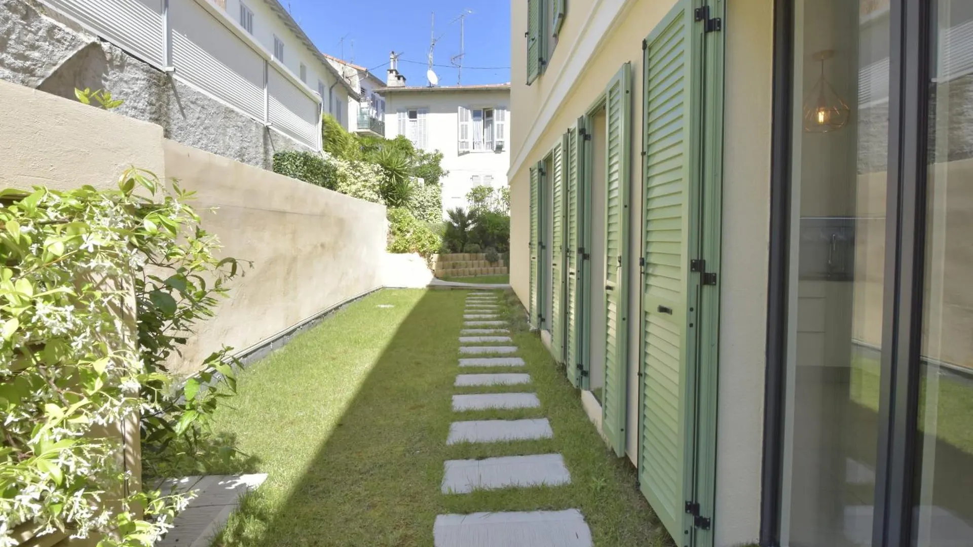 Palm Beach - Swimming Pool - Beach At Few Steps Cannes