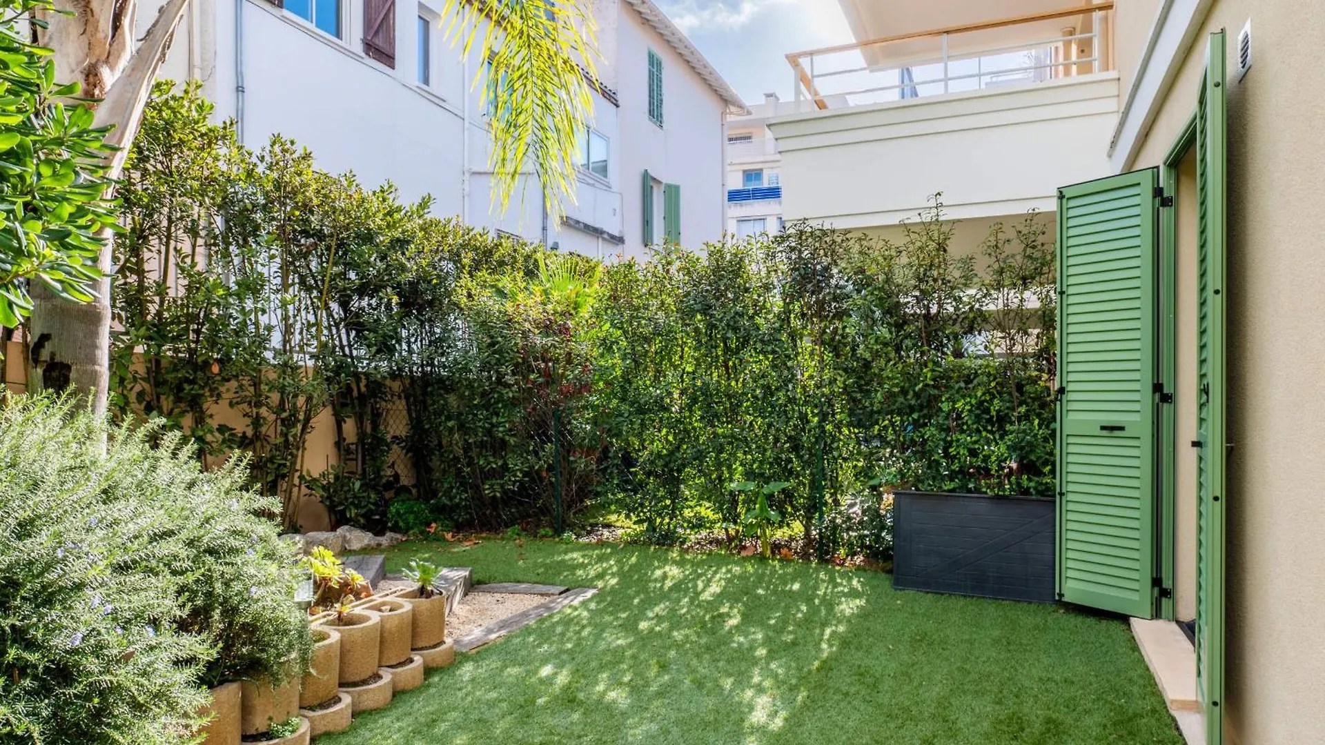 Palm Beach - Swimming Pool - Beach At Few Steps Cannes Apartment